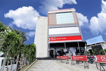 HOTEL AAKRITI CLARKS INN EXPRESS BAREILLY